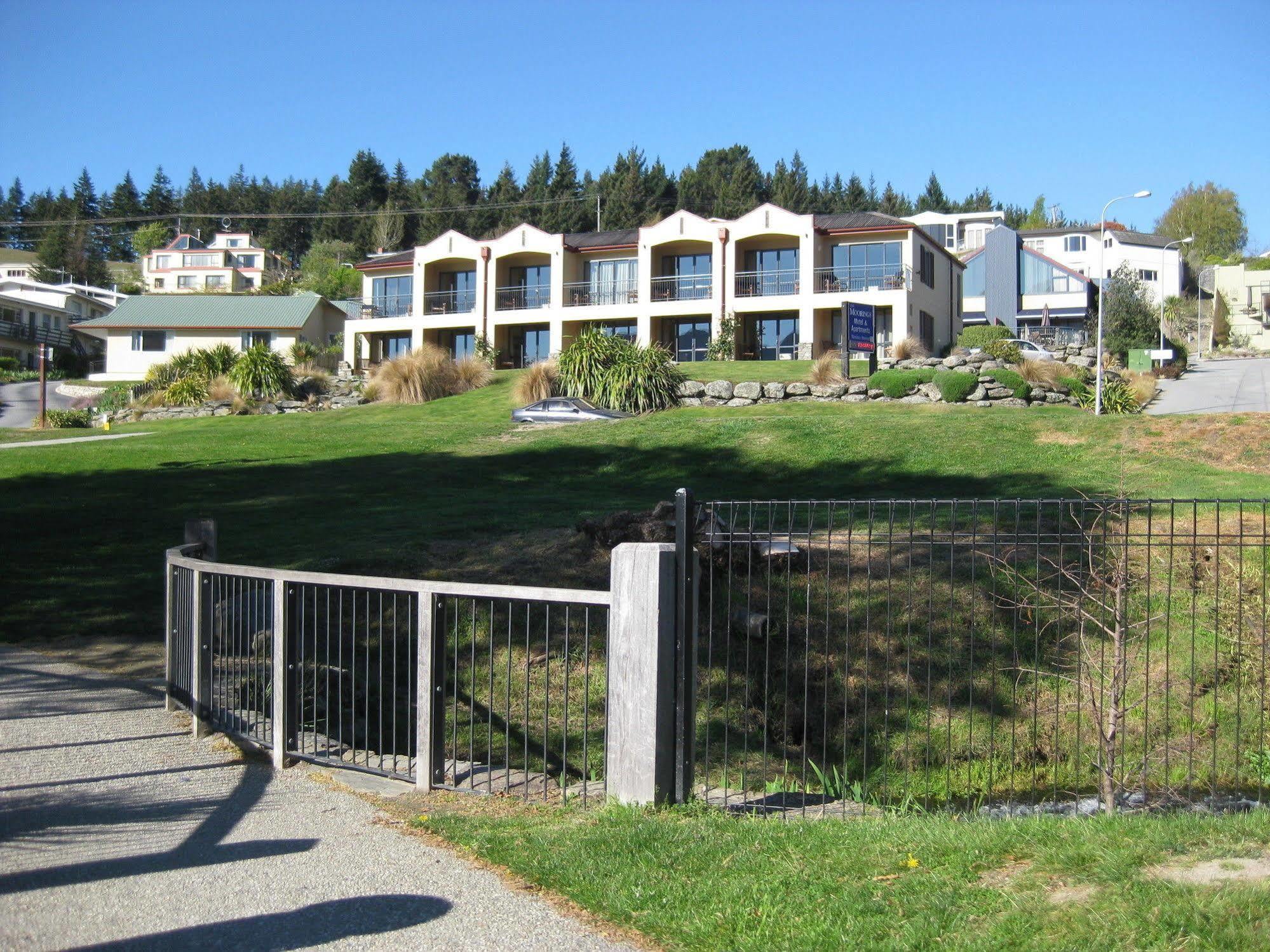 The Moorings Motel And Apartments Wanaka Exteriör bild
