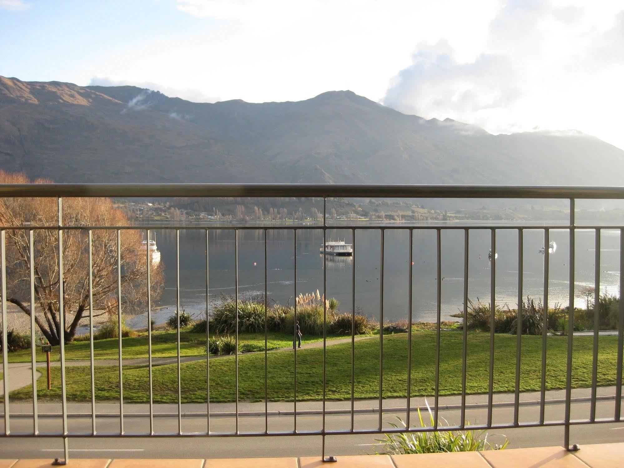 The Moorings Motel And Apartments Wanaka Exteriör bild