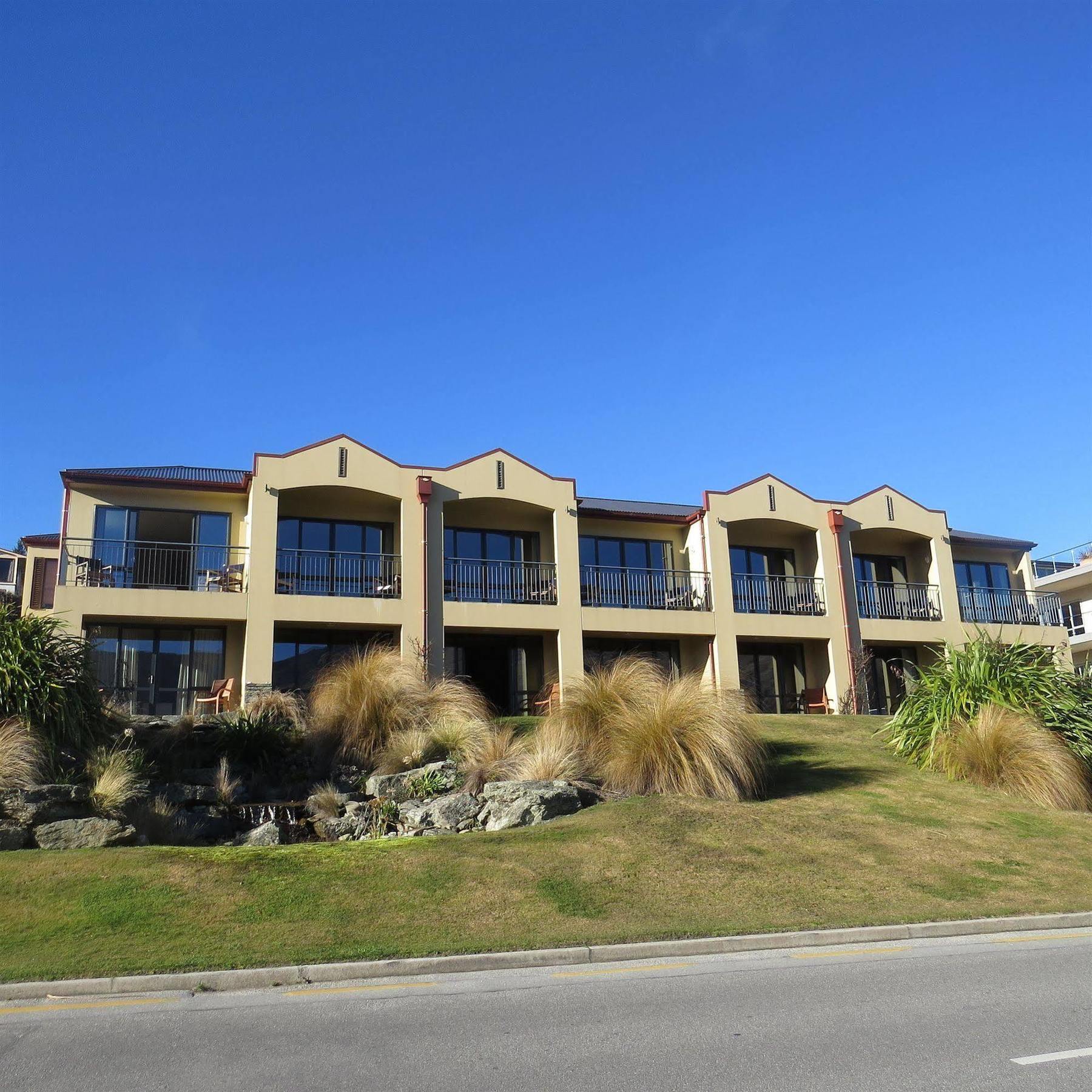 The Moorings Motel And Apartments Wanaka Exteriör bild