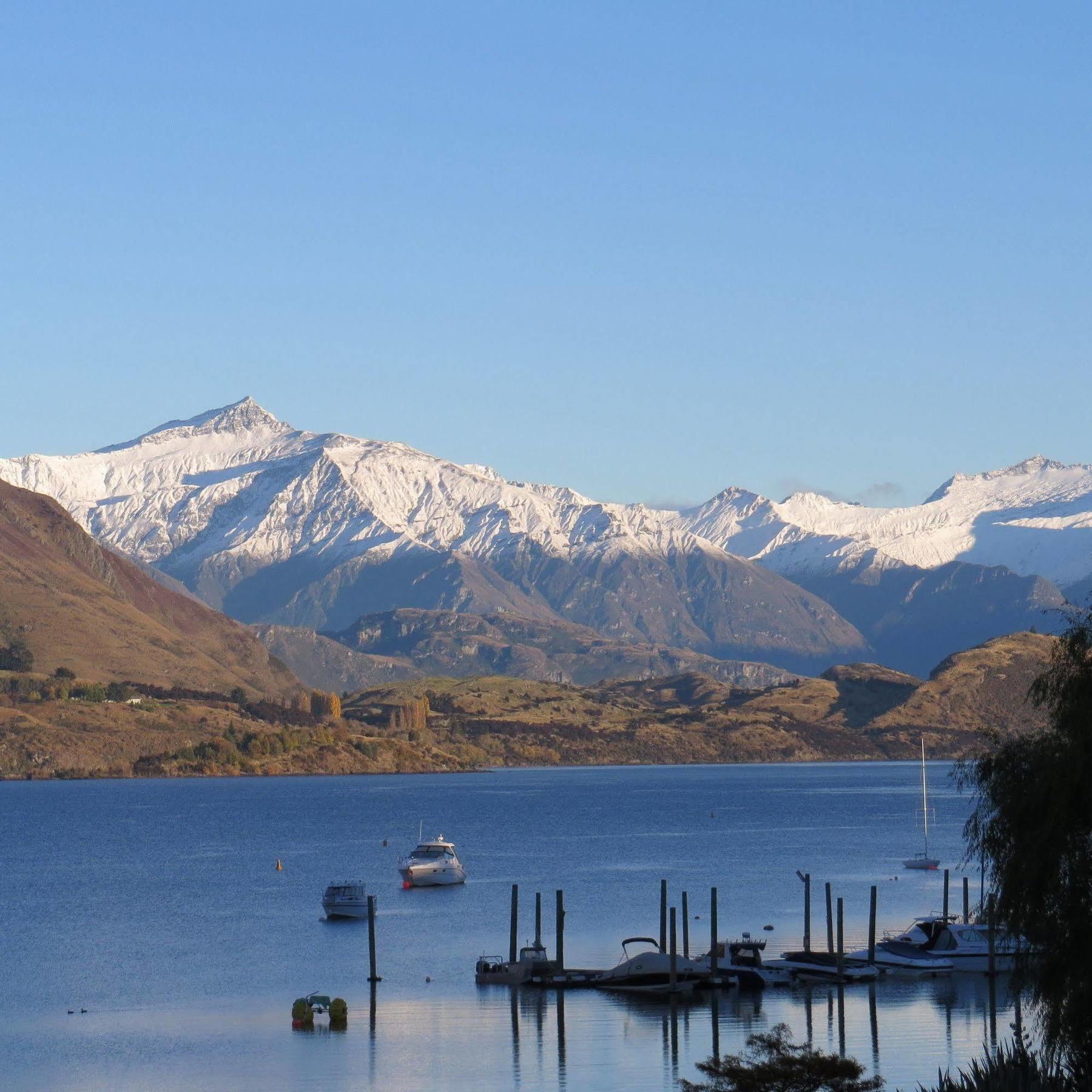The Moorings Motel And Apartments Wanaka Exteriör bild