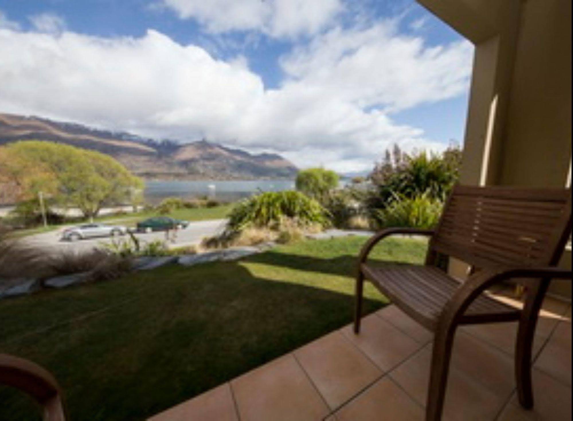 The Moorings Motel And Apartments Wanaka Exteriör bild