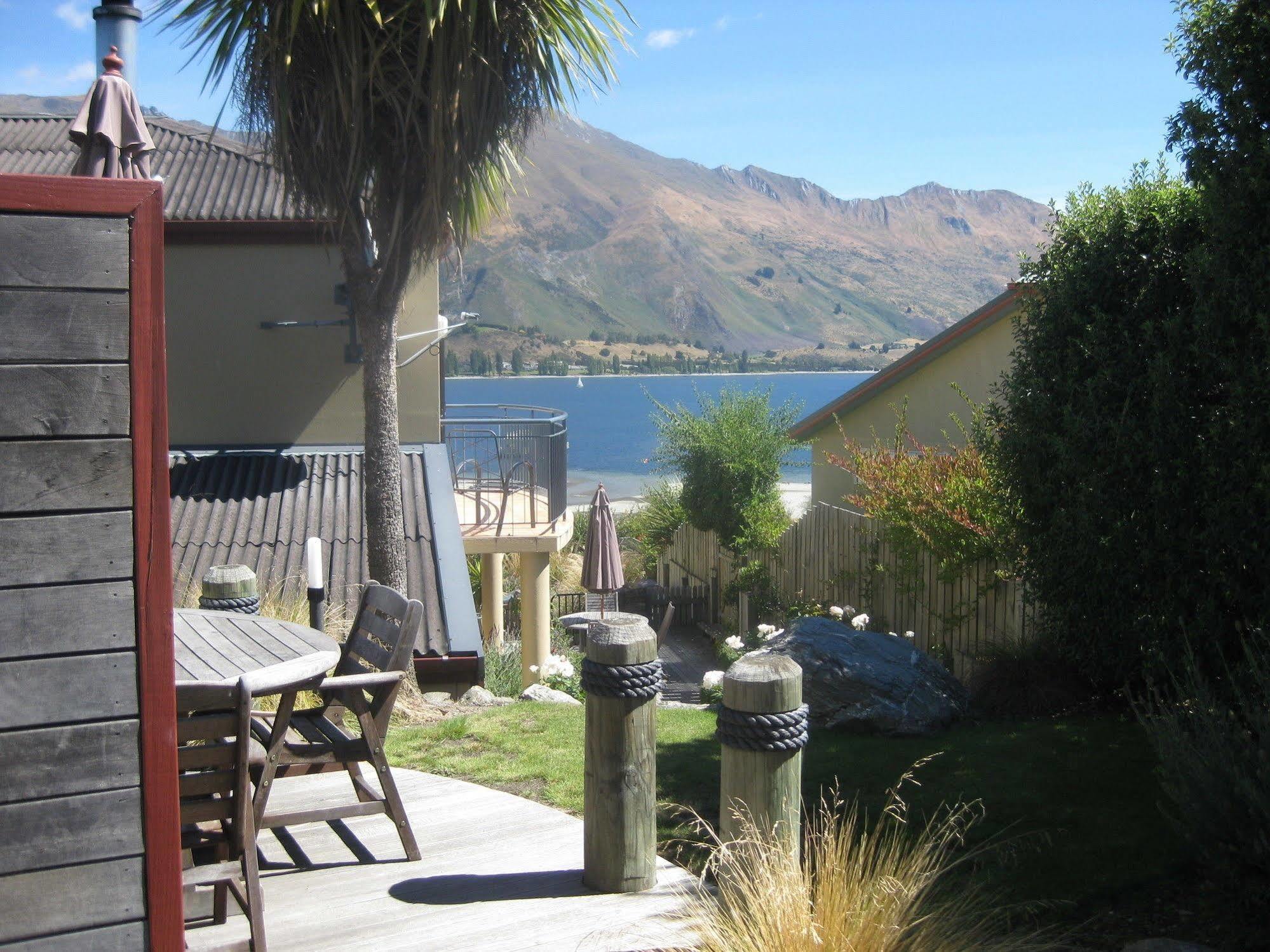 The Moorings Motel And Apartments Wanaka Exteriör bild
